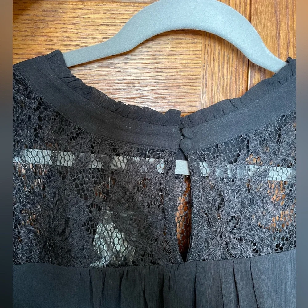 Torrid size 4 blouse brand new with tags - Picture 3 of 6